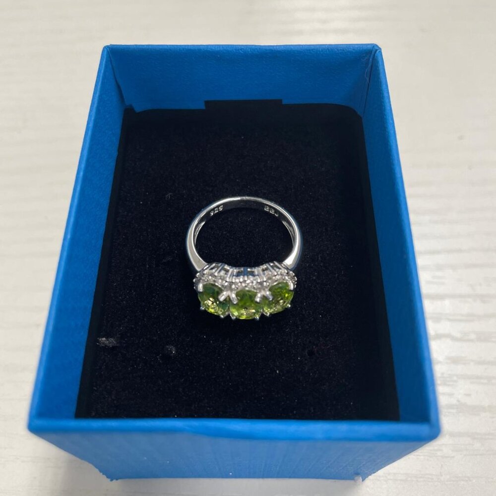 NIB - JTV STK173 Green Peridot Rhodium Over Sterling Silver Ring 2.49ctw - Sz 6 - Picture 6 of 9